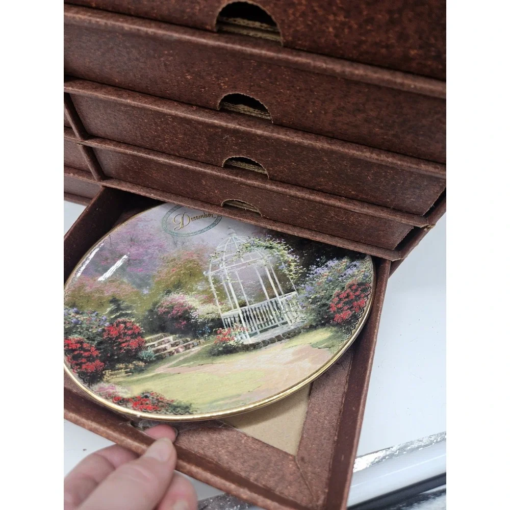 Thomas Kinkade Complete Perpetual‎ Wooden Calendar Set With Tiles&Monthly Plates